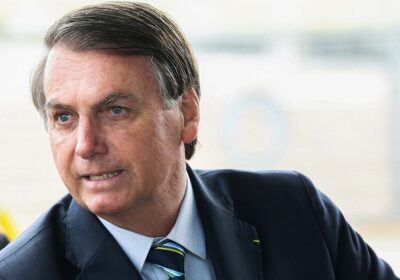 Bolsonaro pode ter renda mensal de quase R$ 100 mil em 2023