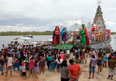 ‘Natal das Águas’ encanta famílias em comunidade ribeirinha no Amazonas