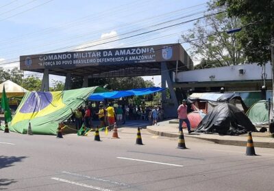 Acampamento dos manifestantes estão sendo desmontado no CMA, em Manaus