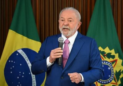 Lula confirma aumento do salário mínimo para R$ 1.320 em maio