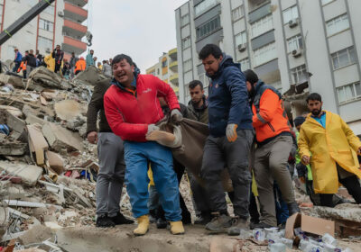 Número de mortos em terremoto na Turquia e na Síria passa de 7,8 mil