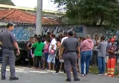 Aluno esfaqueia professores e colegas em escola estadual; vídeo