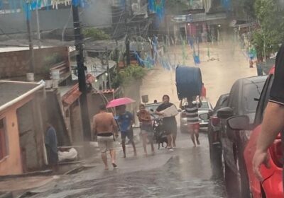 VÍDEOS: Manaus mantém alerta para temporal; mais de 40 ocorrências foram registradas