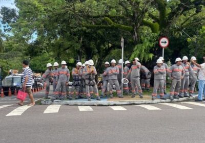 População impede instalação de novos medidores de energia no Eldorado em Manaus