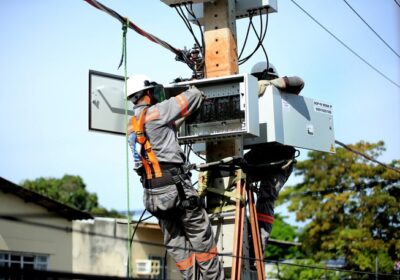 Sancionada lei que proíbe a instalação de medidores aéreos em Manaus