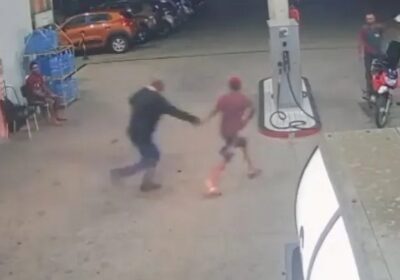 Homem é espancado após tentativa de assalto em posto de gasolina; vídeo