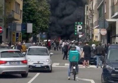 Explosão no centro de Milão deixa vários veículos em chamas; vídeo