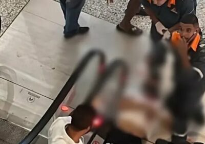 Homem é encurralado e morto em escada rolante de shopping; vídeo