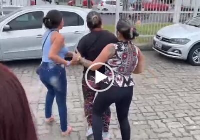 Familiares de presos se desentendem em frente à Delegacia de Manaus; vídeo