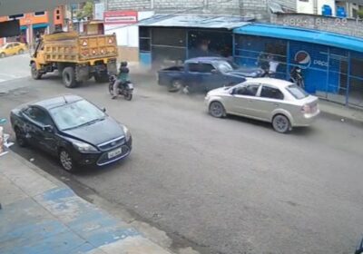 VÍDEO: carro desgovernado avança sinal e mata homem na calçada