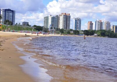 ALERTA: banhistas devem redobrar os cuidados durante cheia na Ponta Negra