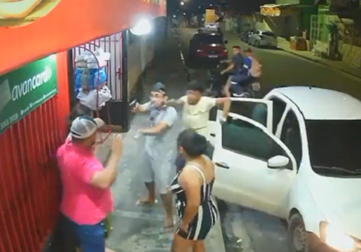 VÍDEO: dupla é presa por roubar arma de comerciante em Manaus