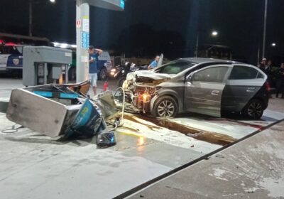 VÍDEOS: assaltantes batem em bomba de gasolina durante fuga em Manaus