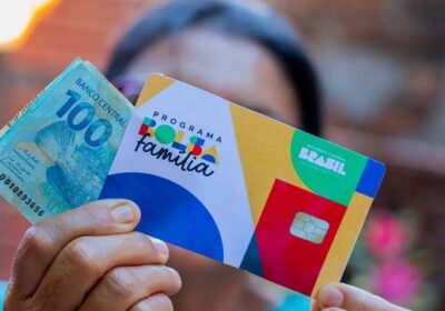 Bolsa Família paga valor extra e benefício é o maior da história