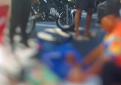 Casal em cima de moto fica ferido após acertar traseira de caminhão na Max Teixeira