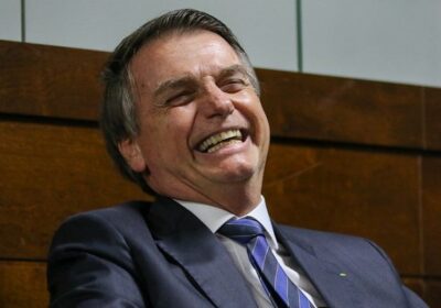 Mulher erra PIX e transfere R$ 3,5 mil para Bolsonaro