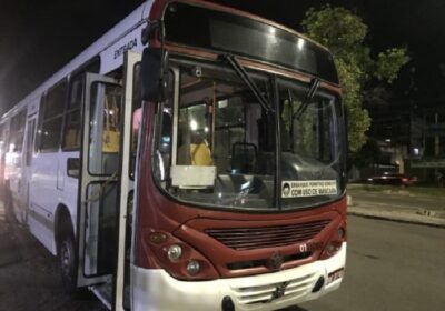 Dupla é presa no momento em que iria anunciar assalto em ônibus de Manaus