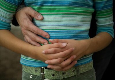 Homem é preso por guardar material com cenas de abuso sexual infantil