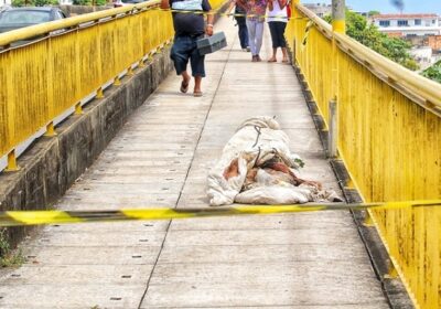 Corpo é achado enrolado em manta de colchão na Ponte do Aparecida, em Manaus