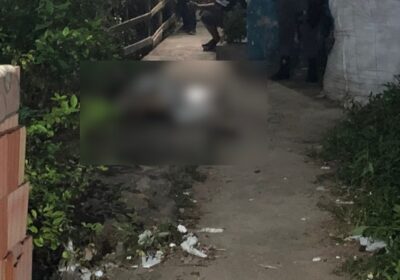 Desconhecido pelos moradores, jovem é encontrado morto em beco após tiroteio