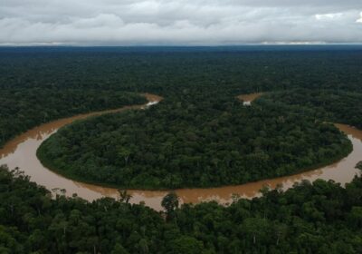 Helicóptero com três ocupantes desaparece na Floresta Amazônica