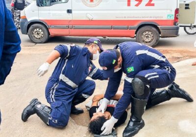 Mulher leva facada de homem e tenta beijar paramédico do Samu durante socorro