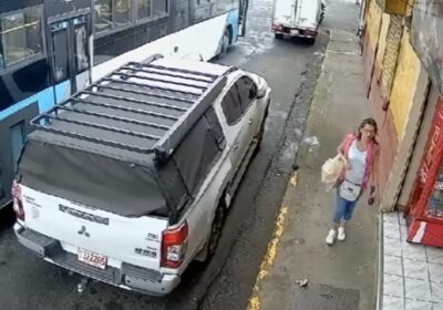 Vídeo mostra motorista de ônibus sacrificando a própria vida para evitar tragédia