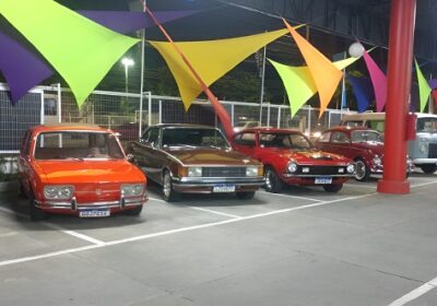 Exposição de carros antigos conta a história do automóvel neste domingo em Manaus