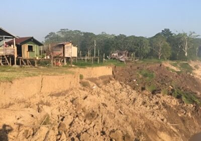 VÍDEOS: Escola desaba e moradores se desesperam no interior do Amazonas