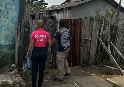 Família abandonada idosa deficiente sozinha, cercada por lixo e com comida podre