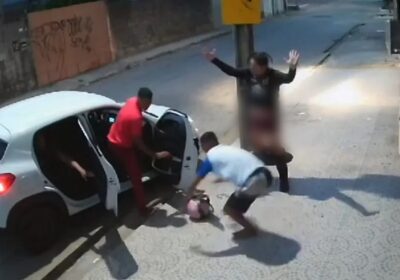 VÍDEO: Mototaxista é atropelado, assaltado e obrigado a ficar de cueca