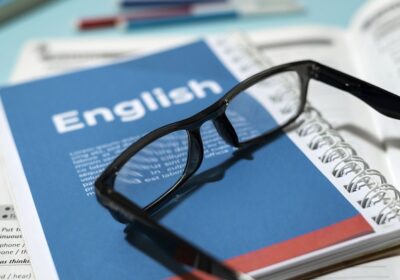 Instituições oferecem 5 mil bolsas de estudo para aprender inglês online