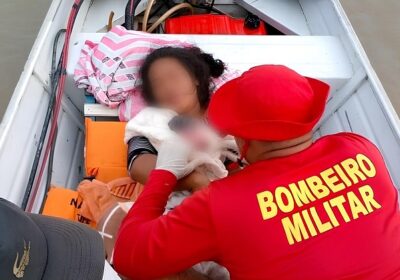 Mãe é socorrida durante trabalho de parto e bebê nasce em bote no AM