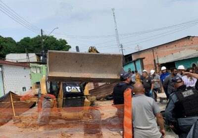 Retroescavadeira mata trabalhador com a cabeça esmagada em Manaus