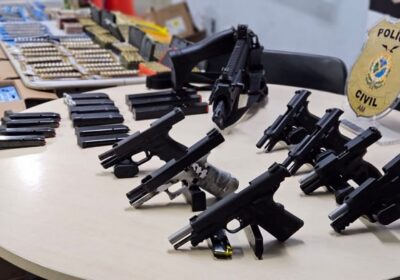 ‘Senhor das Armas’ é preso com arsenal de guerra escondido em Manaus