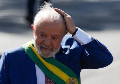 Avião da equipe de Lula apresenta pane na hora de decolar