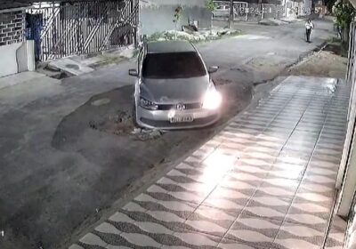 VÍDEO: Criminosos em carro ‘fecham’ vítima e cometem assalto em Manaus