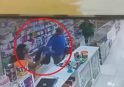 VÍDEOS: ‘Casal do crime’ armado finge ser cliente e assalta drogaria em Manaus