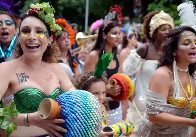 VÍDEO: Uma em cada sete mulheres tem medo de sofrer assédio no Carnaval, diz pesquisa