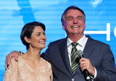 Bolsonaro vem a Manaus em maio junto com Michelle que vai receber título de cidadã do Amazonas