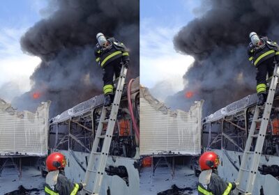 Bombeiros controlam grande incêndio que atingiu ônibus e caminhões dentro de balsa no porto de Manaus