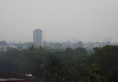 Manaus amanhece sob forte chuva e alerta é de potencial de desastres na capital