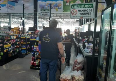 Supermercado em Manaus vendia produtos vencidos e sem refrigeração