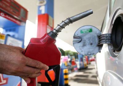 Dia Livre de Impostos terá gasolina mais barata e lojas com até 70% de desconto