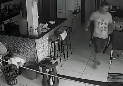 VÍDEO: Mulher é morta a facadas pelo próprio noivo na cozinha de casa