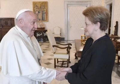 VÍDEO: Papa Francisco recebe ex-presidente Dilma Rousseff no Vaticano