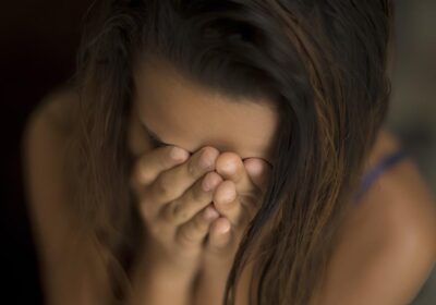 Estupro e gravidez: pai abusou da filha para saber se ela era virgem em Manaus