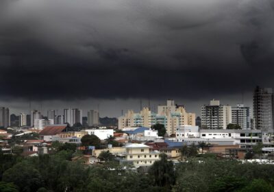 VÍDEO: Manaus está em alerta amarelo para chuvas intensa nesta segunda-feira