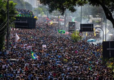 Marcha para Jesus reúne milhares de pessoas na capital paulista