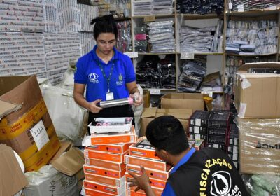 Operação apreende mais de 1,5 tonelada de produtos irregulares em Manaus